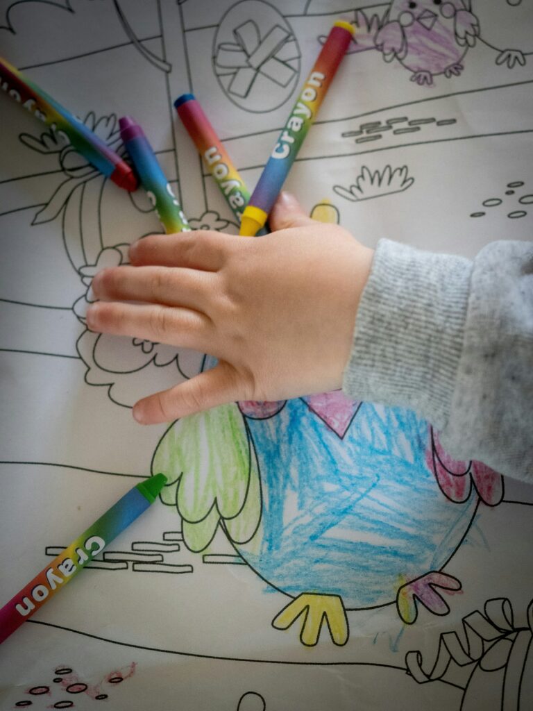 Enfant activité créative